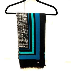 Calvin Klein Women’s Black Patterned Scarf